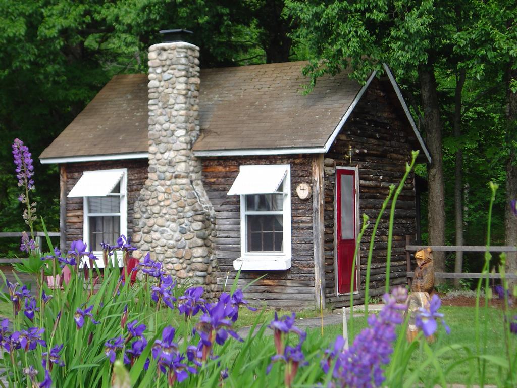 Pictures for Pemi Cabins in Lincoln, NH 03251 Hotels & Motels